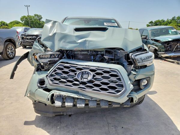 2022 TOYOTA TACOMA SR5