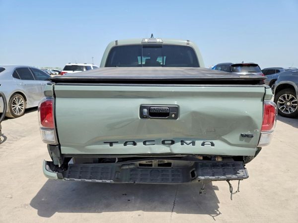 2022 TOYOTA TACOMA SR5