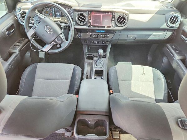 2022 TOYOTA TACOMA SR5
