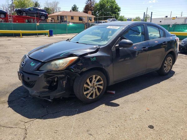 2013 MAZDA 3 Touring/GS