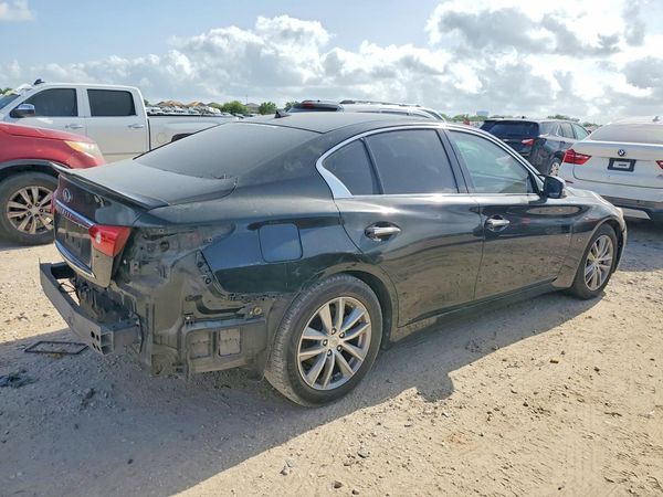 2015 INFINITI Q50