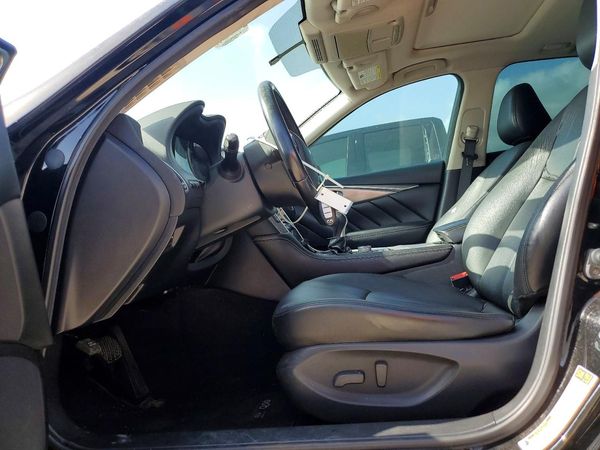 2015 INFINITI Q50