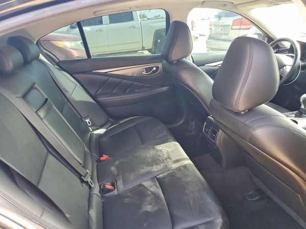 2015 INFINITI Q50
