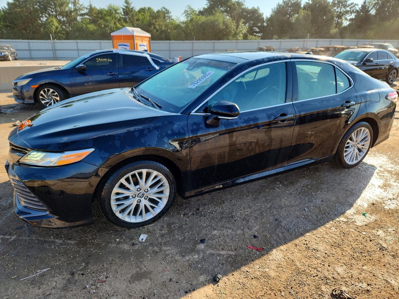 2020 TOYOTA CAMRY XLE