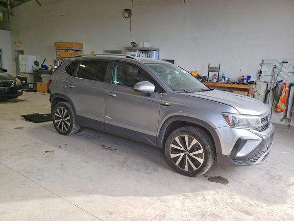 2022 VOLKSWAGEN TAOS SE — Passenger 3/4