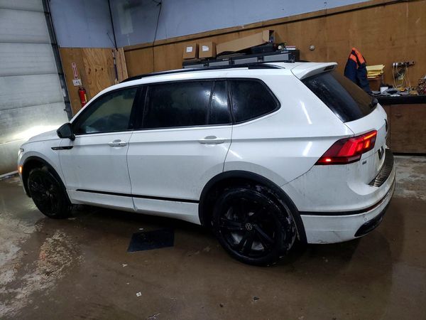 2024 VOLKSWAGEN TIGUAN 4Motion SE R-Line Black