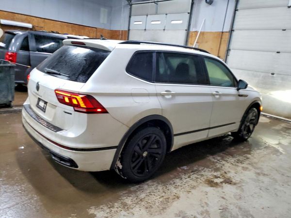 2024 VOLKSWAGEN TIGUAN 4Motion SE R-Line Black