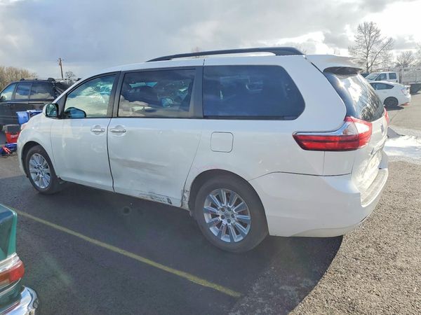 2015 TOYOTA SIENNA