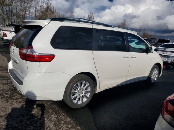 2015 TOYOTA SIENNA