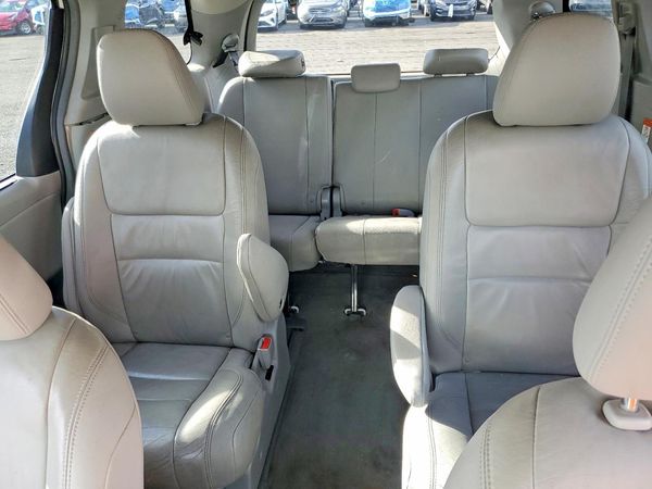 2015 TOYOTA SIENNA