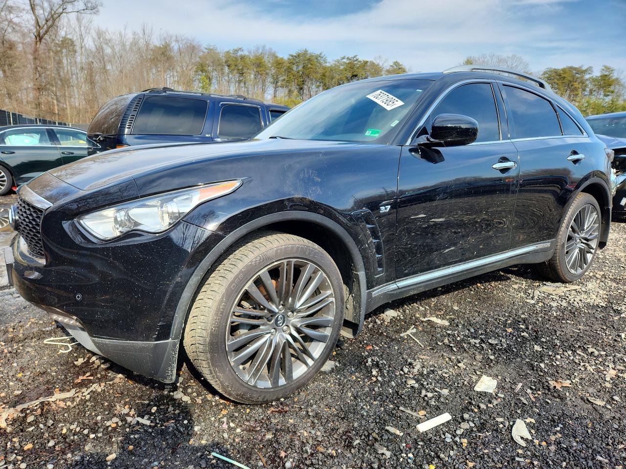 2017 INFINITI QX70