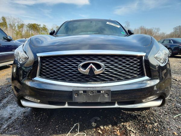 2017 INFINITI QX70