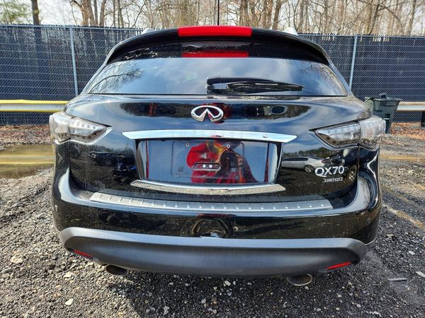 2017 INFINITI QX70