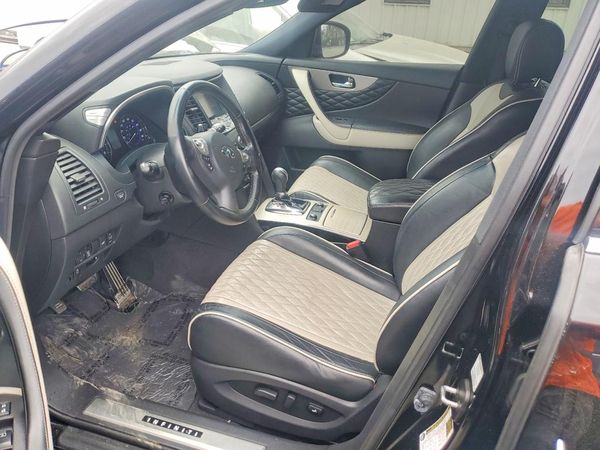 2017 INFINITI QX70