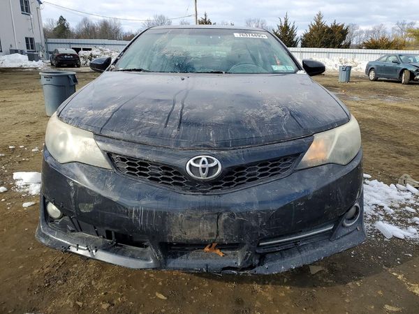 2013 TOYOTA CAMRY