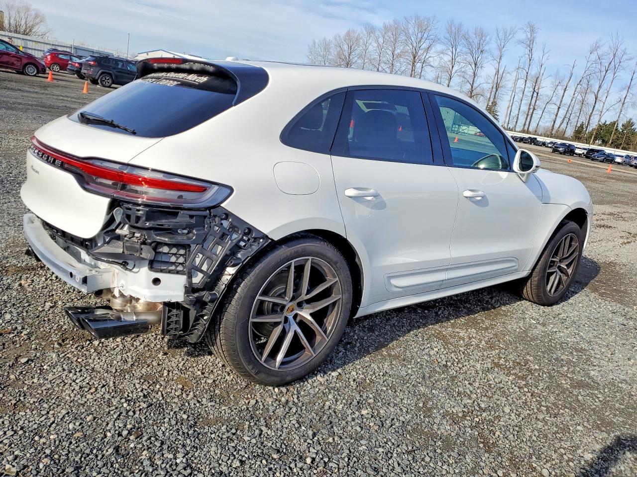 2025 PORSCHE MACAN