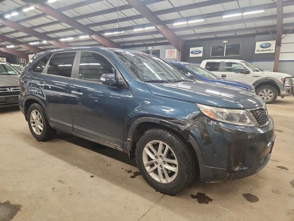 2014 KIA SORENTO Base/ LX