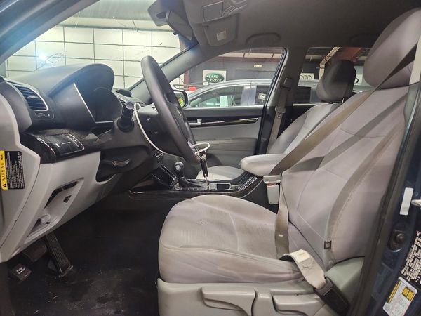 2014 KIA SORENTO Base/ LX
