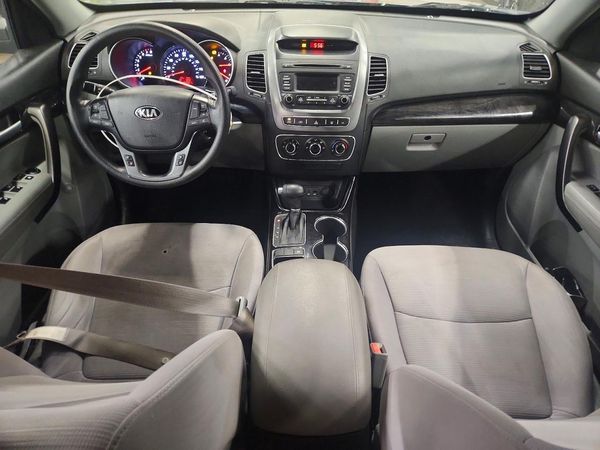 2014 KIA SORENTO Base/ LX