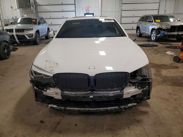 2019 BMW 530
