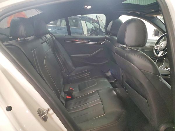 2019 BMW 530