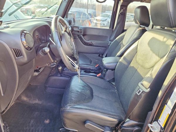 2016 JEEP WRANGLER UNLIMITED SAHARA 4X4