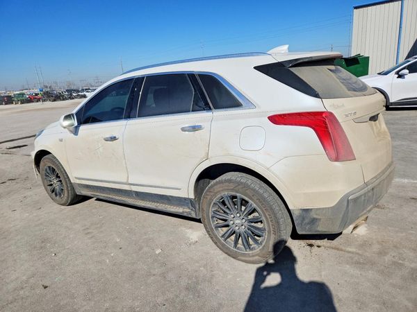 2017 CADILLAC XT5