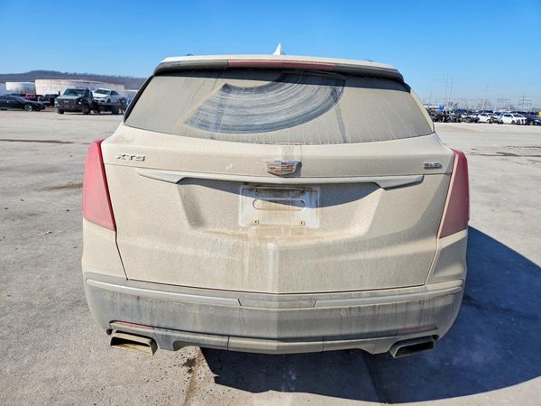 2017 CADILLAC XT5