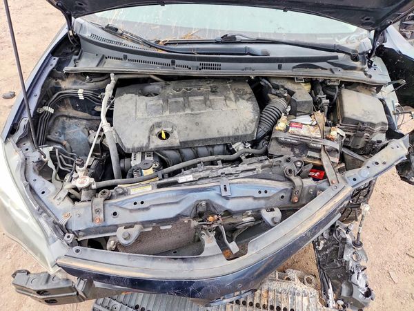 2017 TOYOTA COROLLA — Engine bay