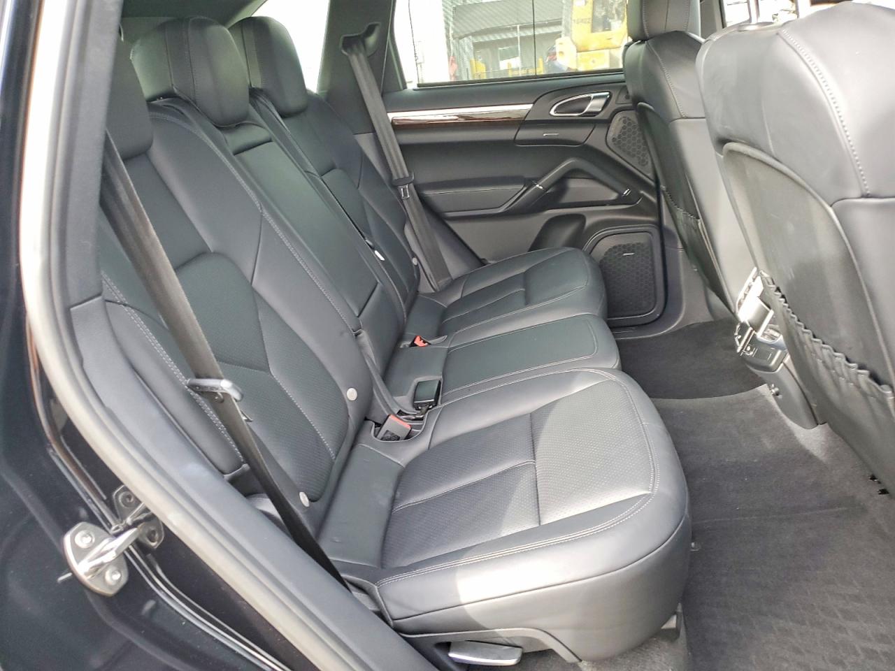 2014 PORSCHE CAYENNE