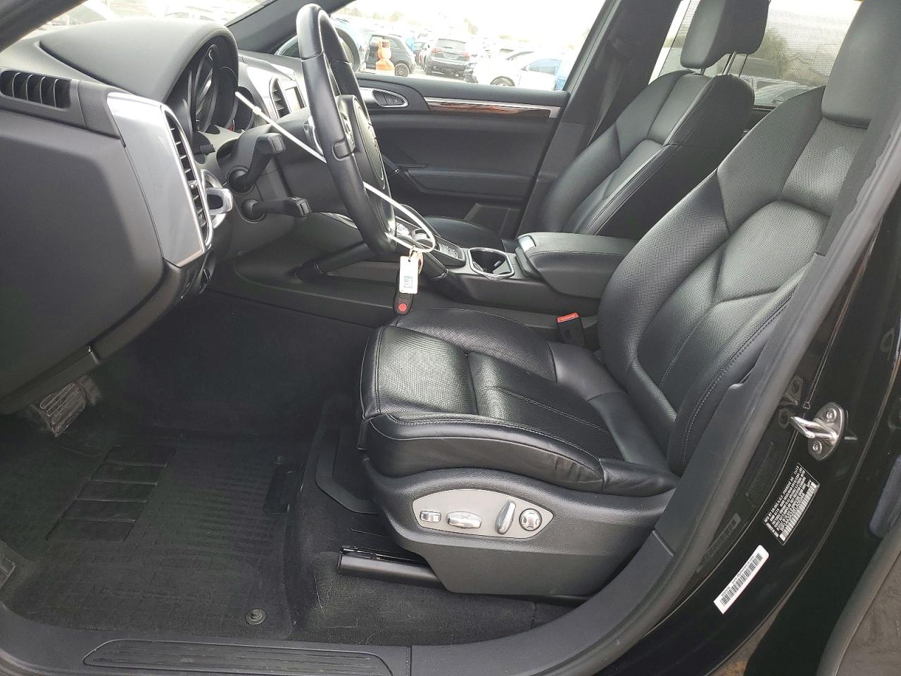 2014 PORSCHE CAYENNE
