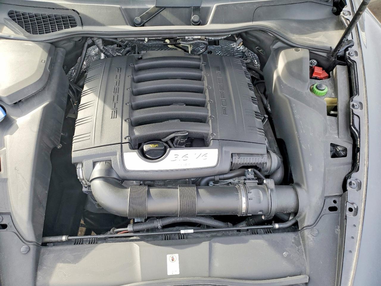 2014 PORSCHE CAYENNE
