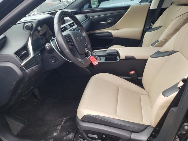 2021 LEXUS ES