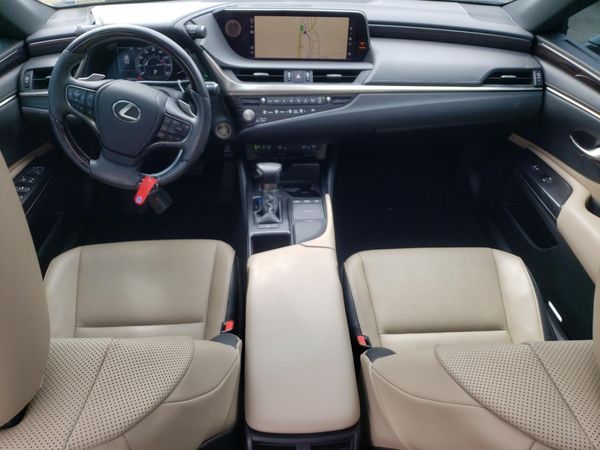 2021 LEXUS ES