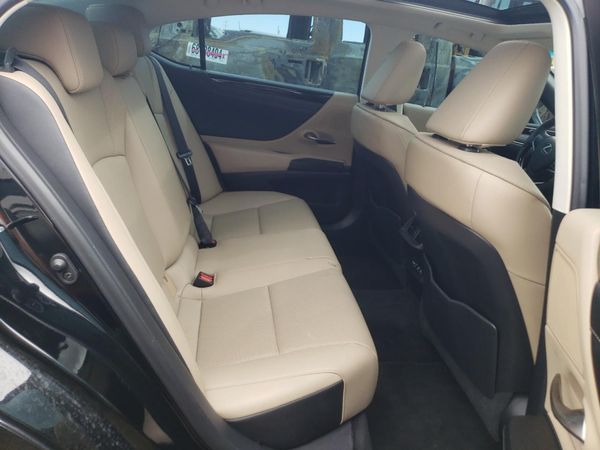 2021 LEXUS ES