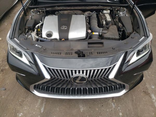 2021 LEXUS ES