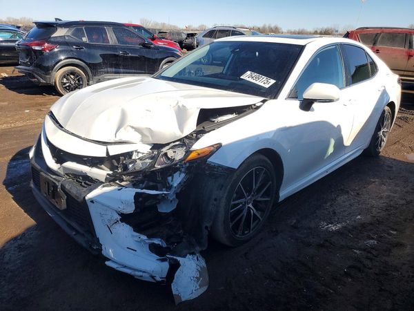 2024 TOYOTA CAMRY