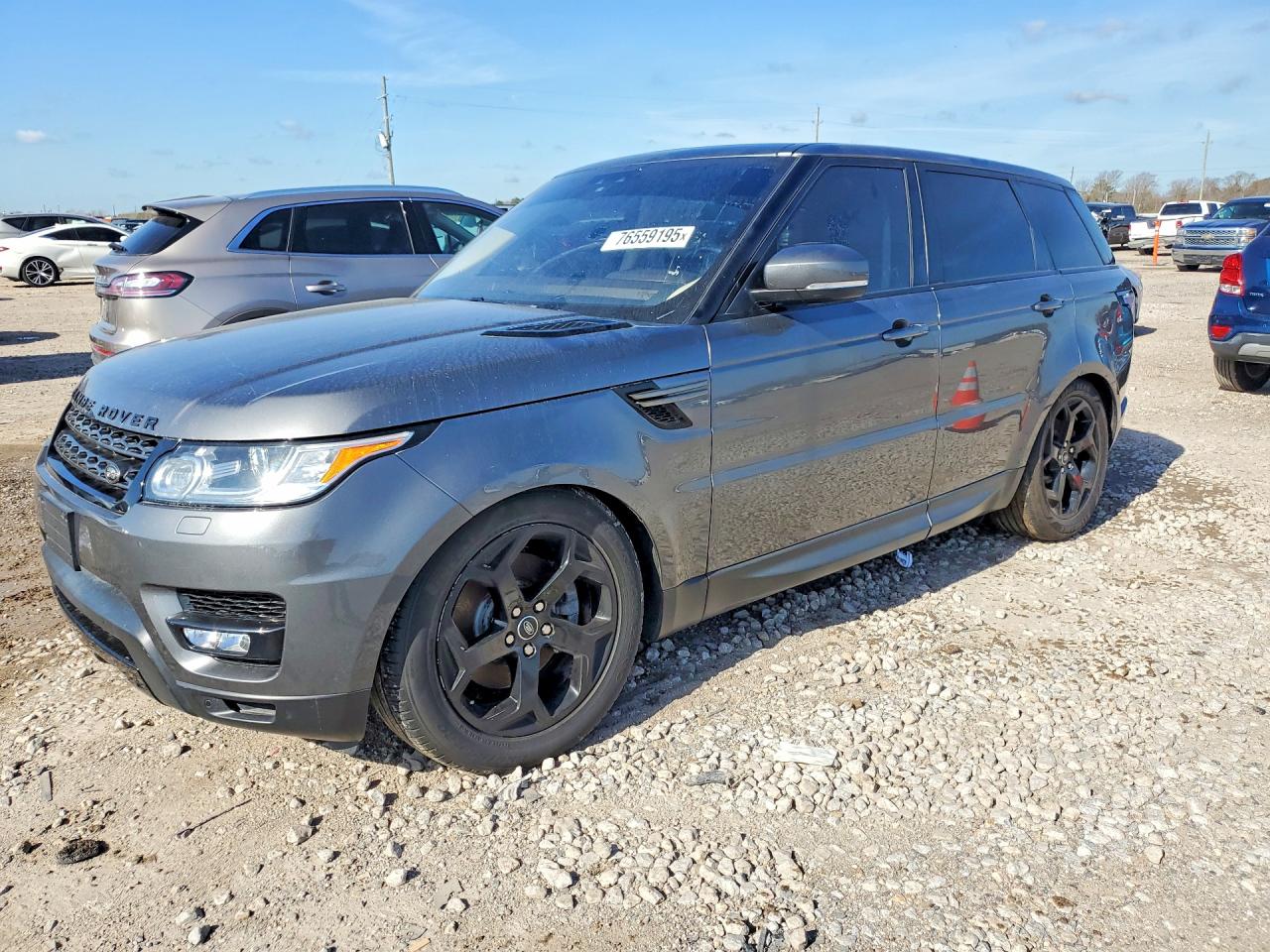 2017 LAND ROVER RANGEROVER SE — Front 3/4