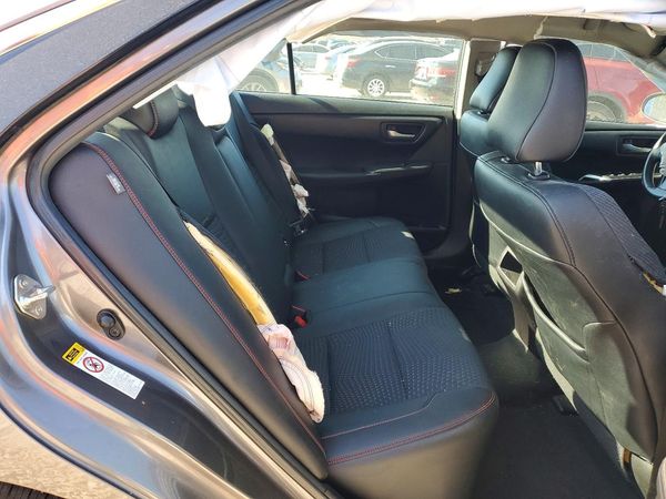 2015 TOYOTA CAMRY