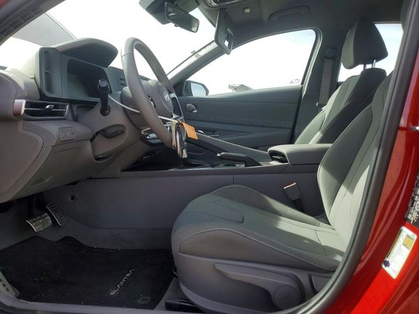 2025 HYUNDAI ELANTRA SEL Sport — DENT