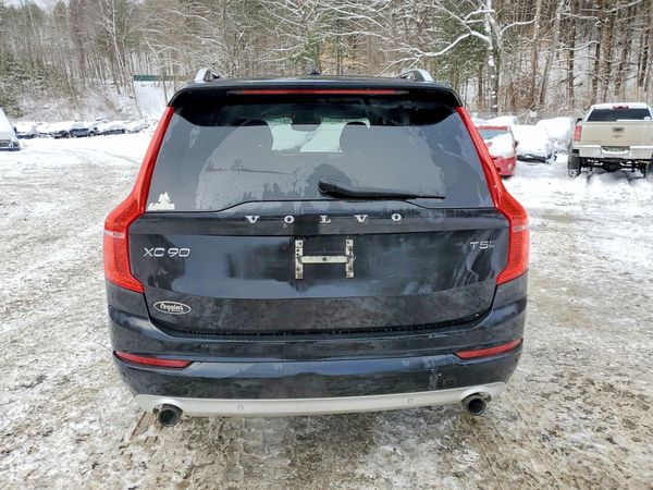 2018 VOLVO XC90