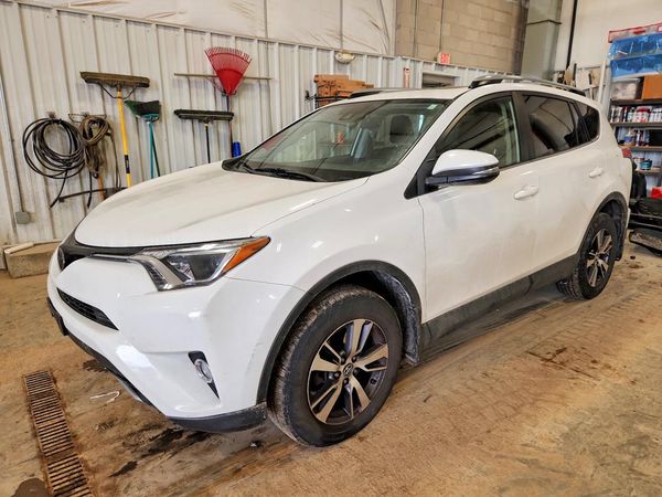 2017 TOYOTA RAV4 XLE
