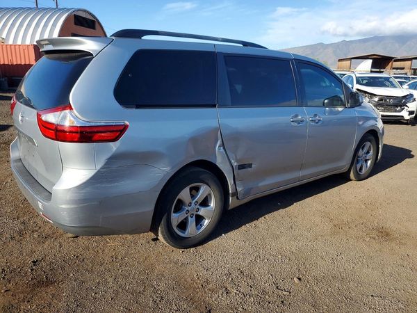 2016 TOYOTA SIENNA