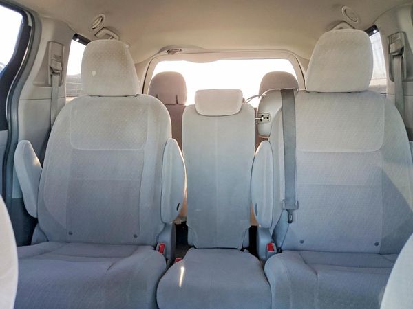 2016 TOYOTA SIENNA