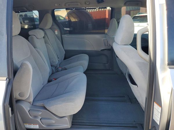 2016 TOYOTA SIENNA