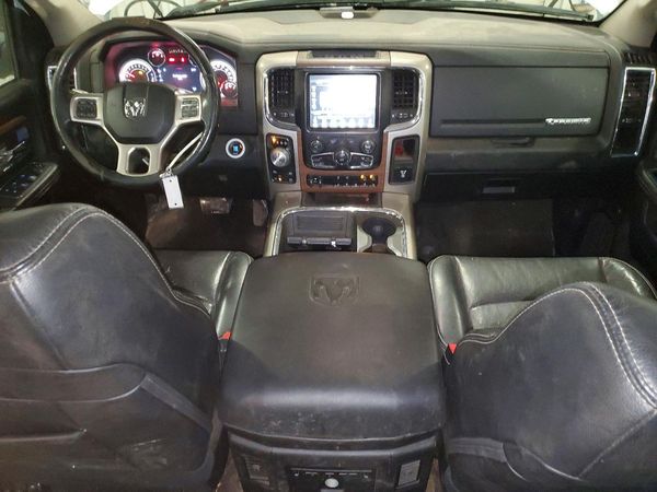 2015 RAM 1500 LARAMIE CREW CAB 4X4