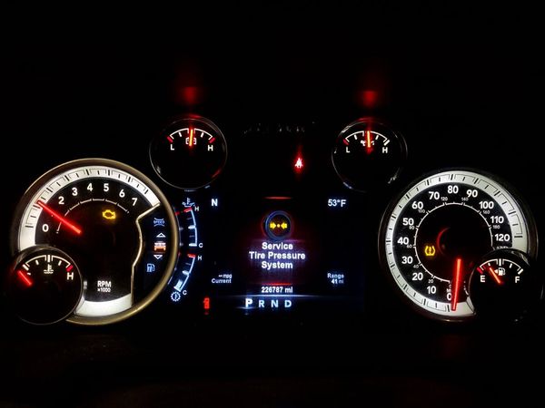 2015 RAM 1500 LARAMIE CREW CAB 4X4