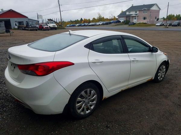2012 HYUNDAI ELANTRA