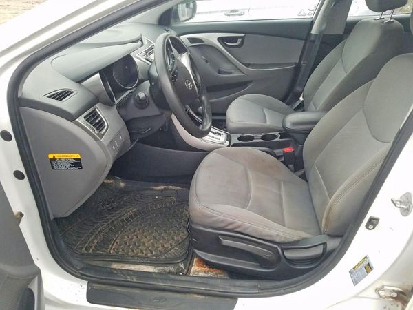2012 HYUNDAI ELANTRA
