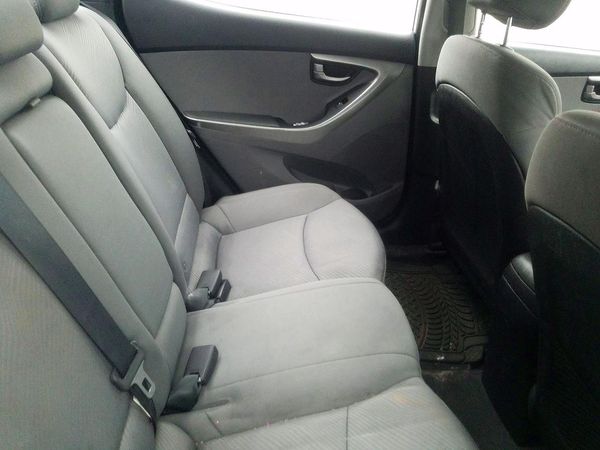 2012 HYUNDAI ELANTRA
